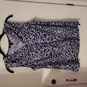 Roz and ALI sleeveless top